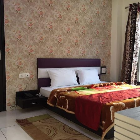 Oyo 30415 Hotel White City Anandpur  Exterior foto
